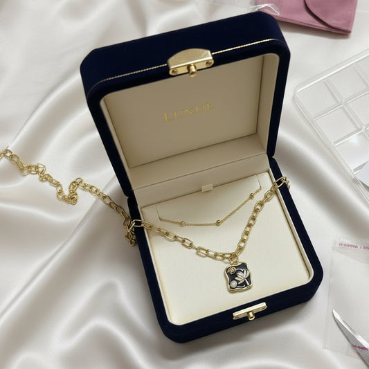 ✔ Anti-Tarnish
✔ Waterproof
✔ Skin-Friendly
✔ Premium Finish
✔ Long-Lasting Shine