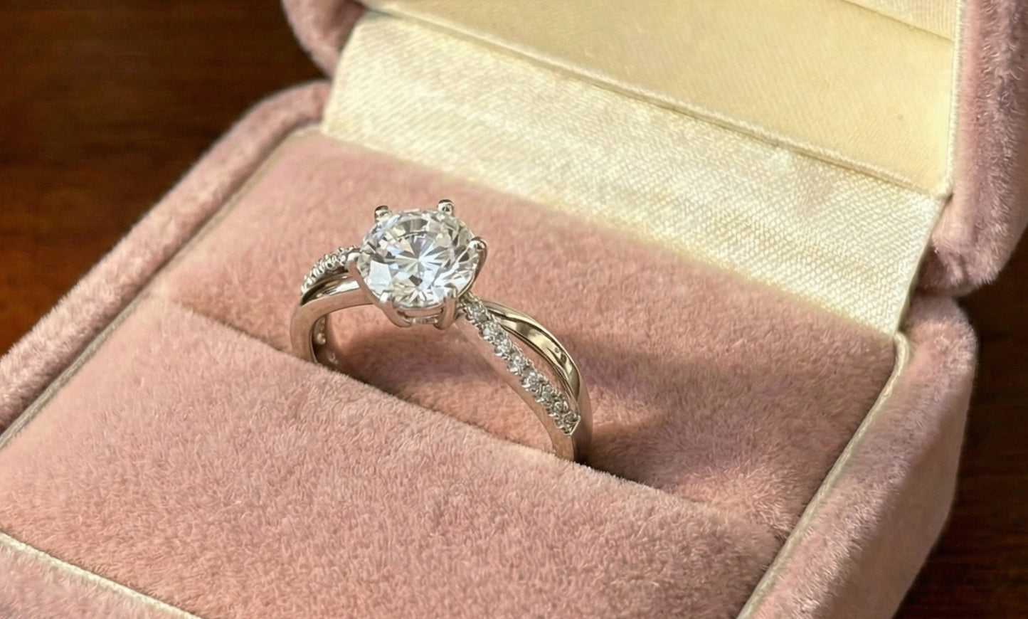 Beautiful elegant ring