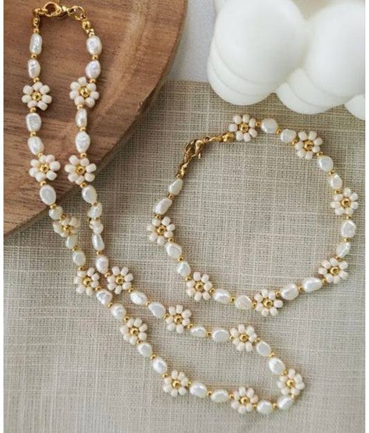 Off white flower bracelet and necklace pair