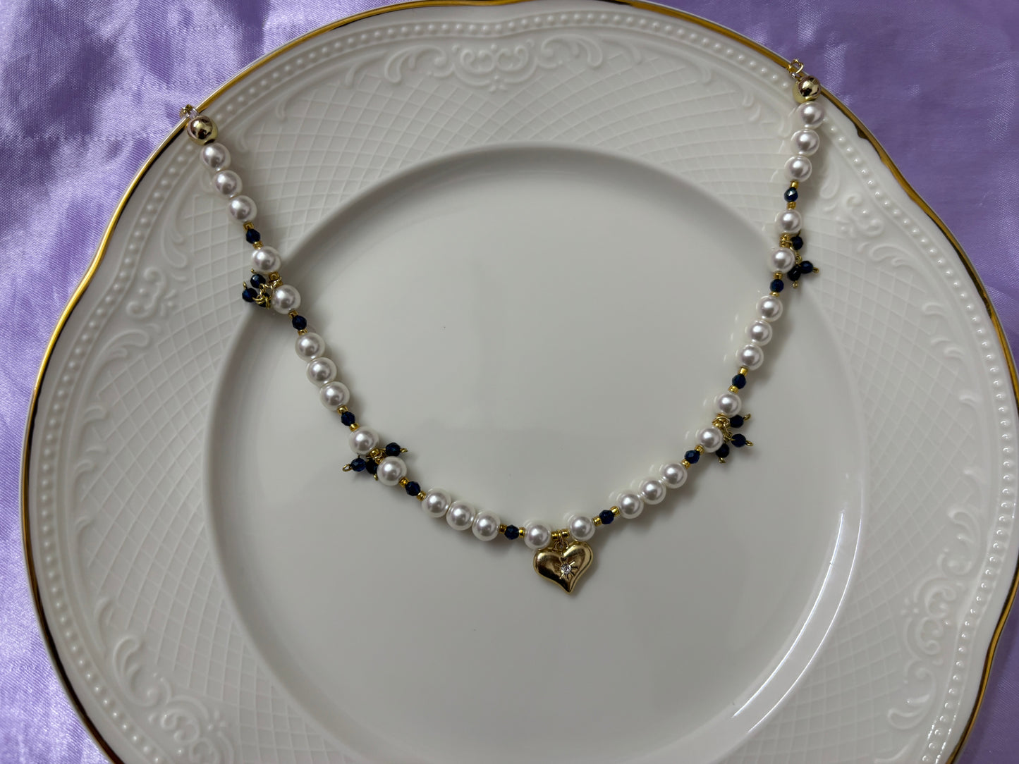 Elegant necklace and bracelet set