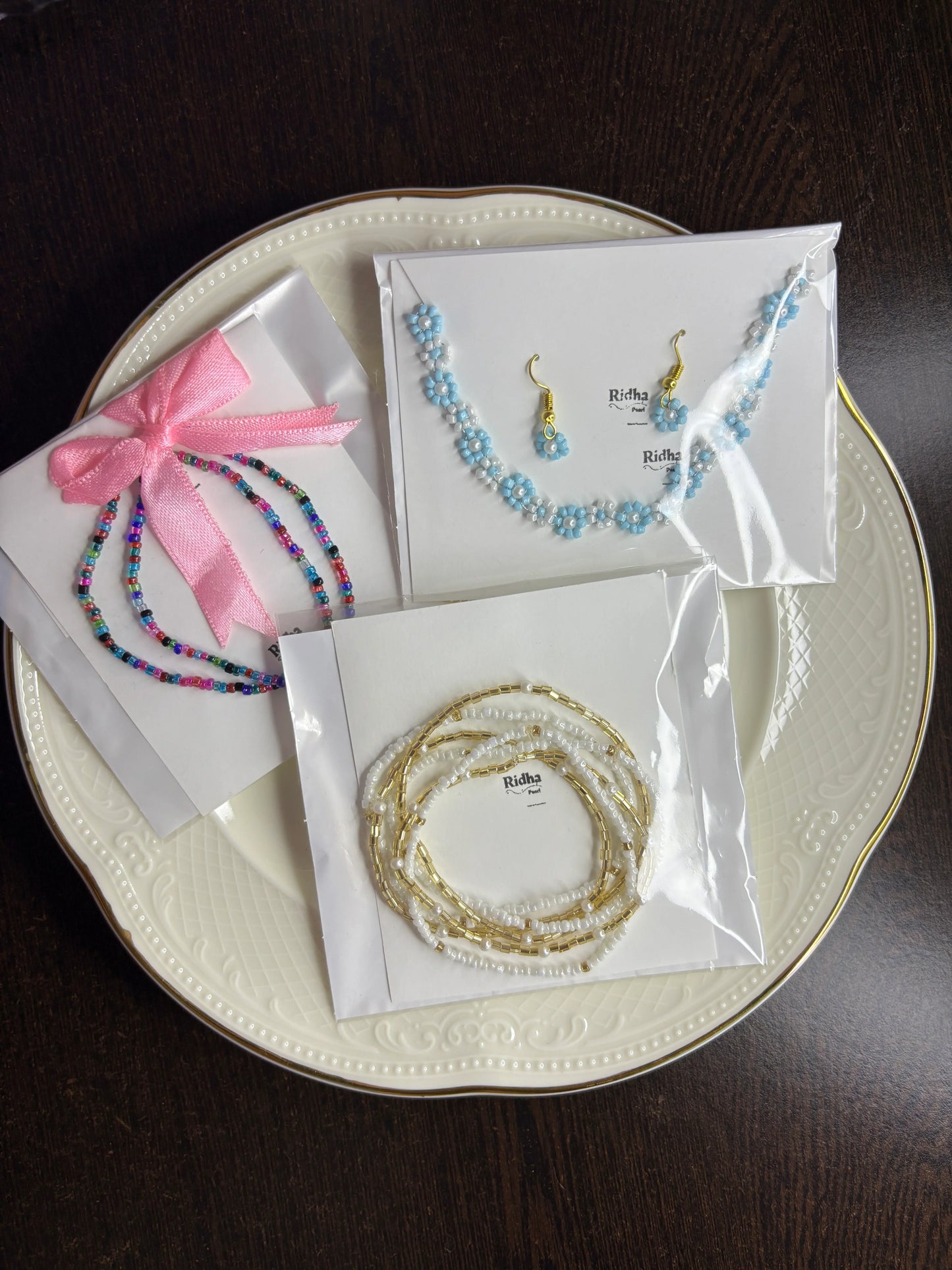 Beautiful Floral Jewellery Gift Combo for Women | Pendant Set, Colorful Beads Bracelet & Multilayer Bracelet – RidhaPearls