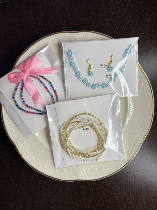 Beautiful Floral Jewellery Gift Combo for Women | Pendant Set, Colorful Beads Bracelet & Multilayer Bracelet – RidhaPearls