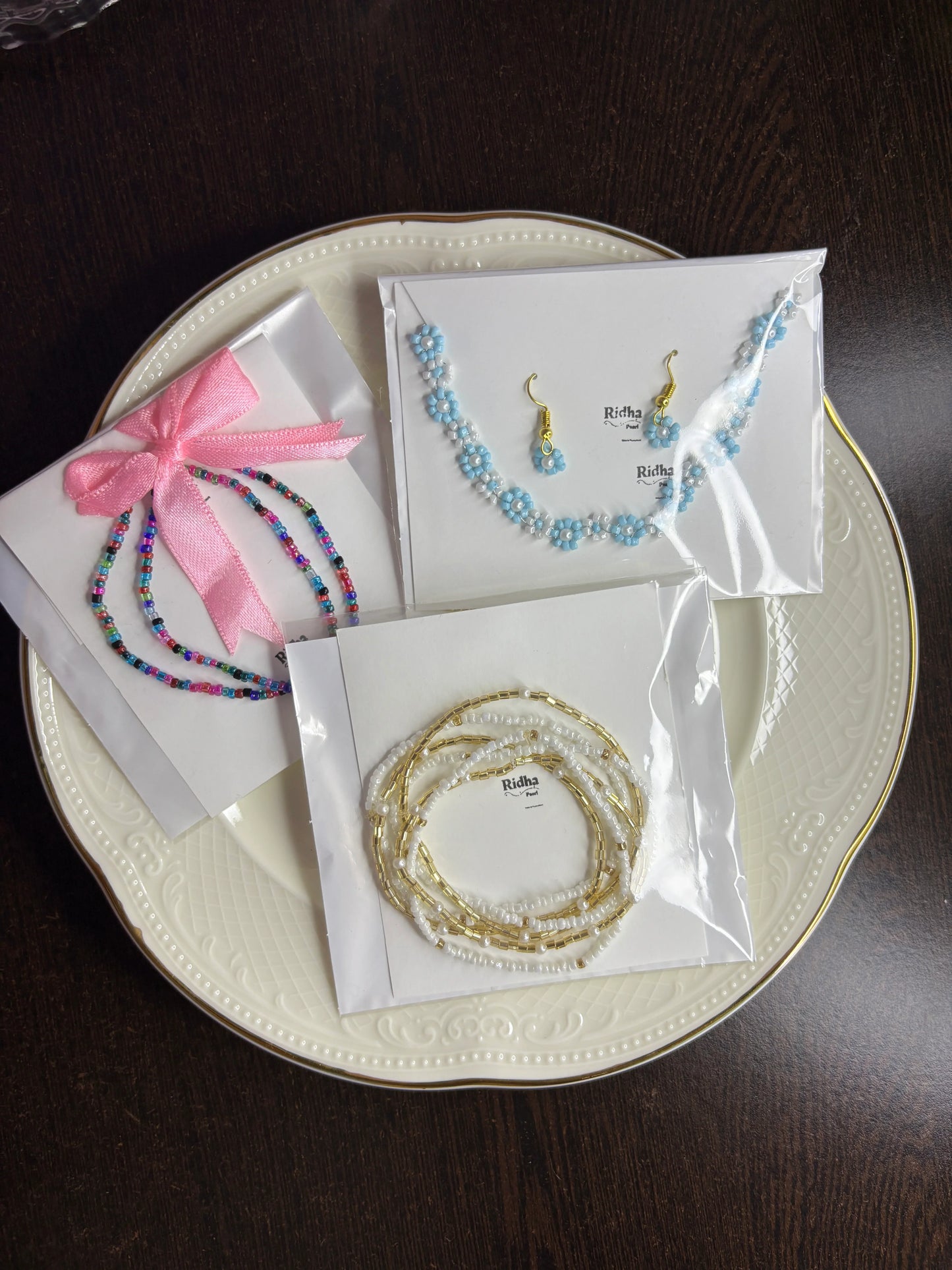 Beautiful Floral Jewellery Gift Combo for Women | Pendant Set, Colorful Beads Bracelet & Multilayer Bracelet – RidhaPearls