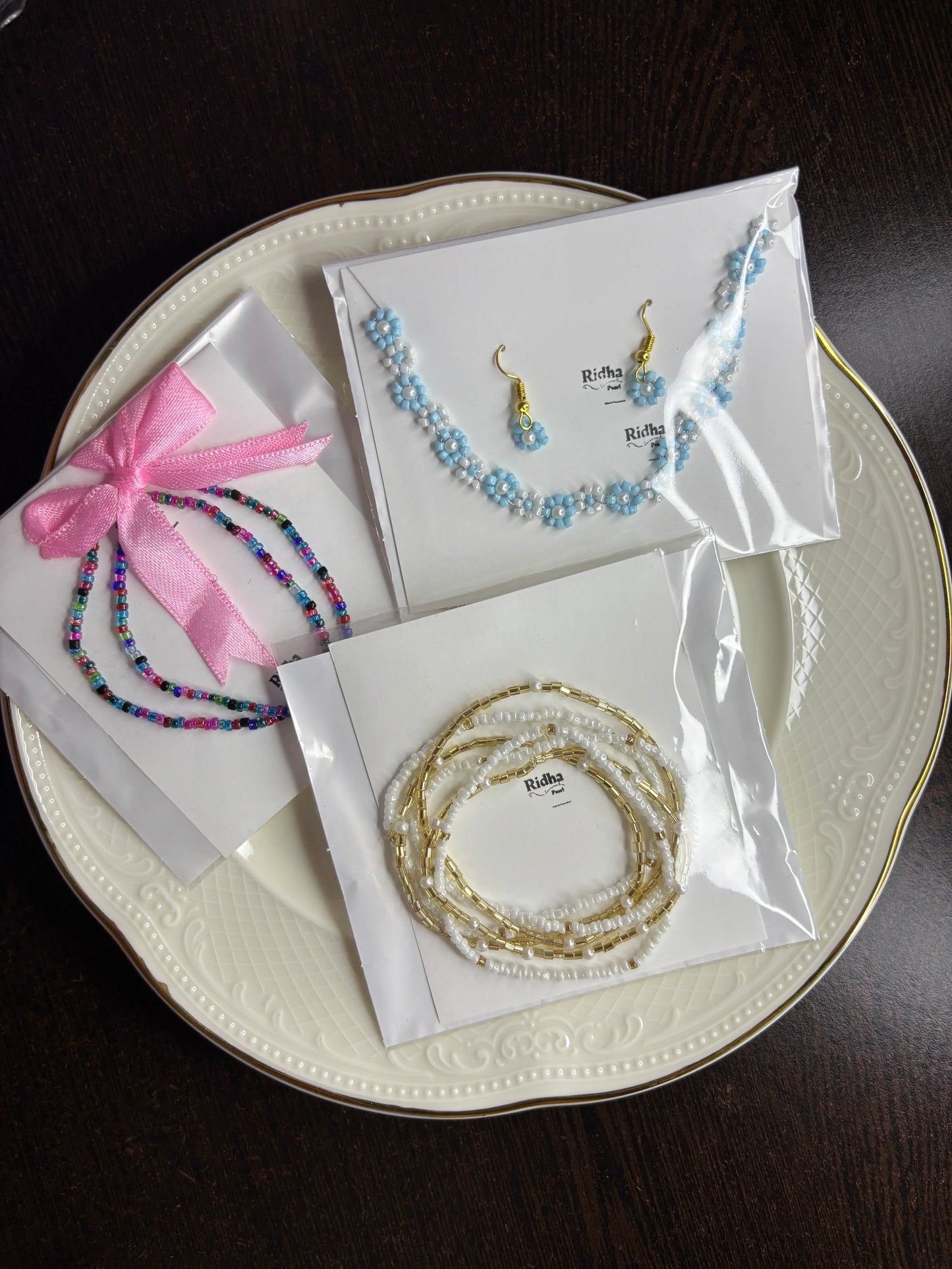 Beautiful Floral Jewellery Gift Combo for Women | Pendant Set, Colorful Beads Bracelet & Multilayer Bracelet – RidhaPearls