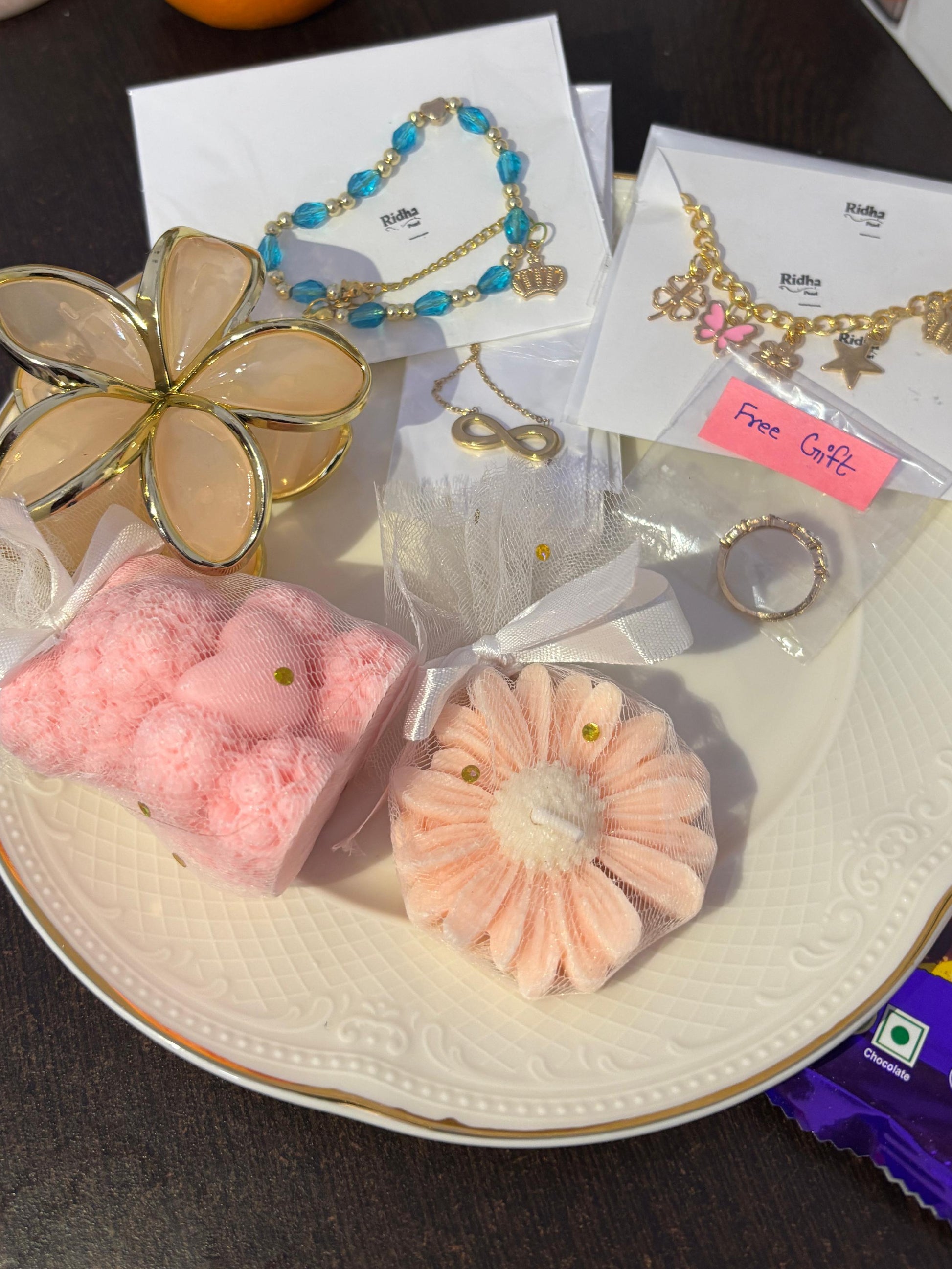 Luxury jewellery gift hamper for women by Ridha Pearls
