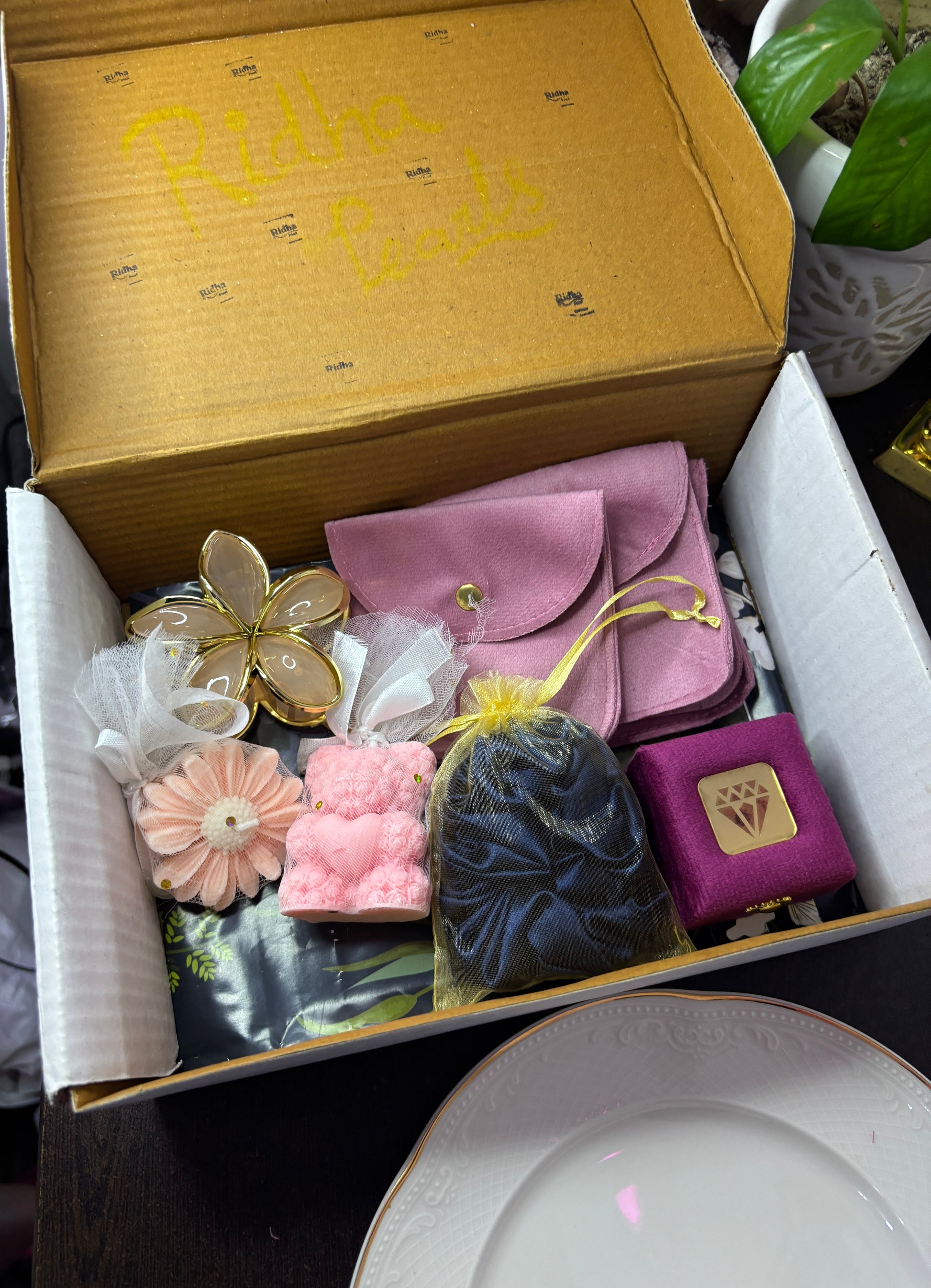 Luxury minimal jewellery hamper for women by Ridhapearls