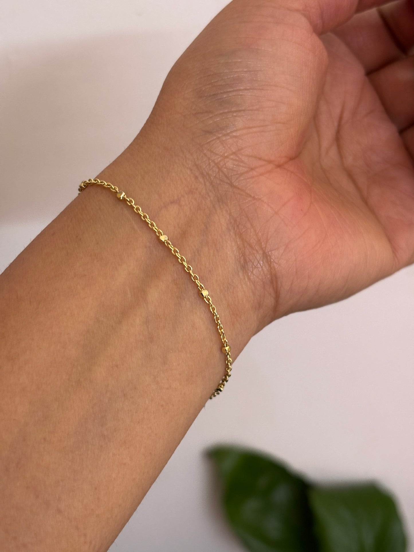Minimalist waterproof bracelet by Ridha Pearls