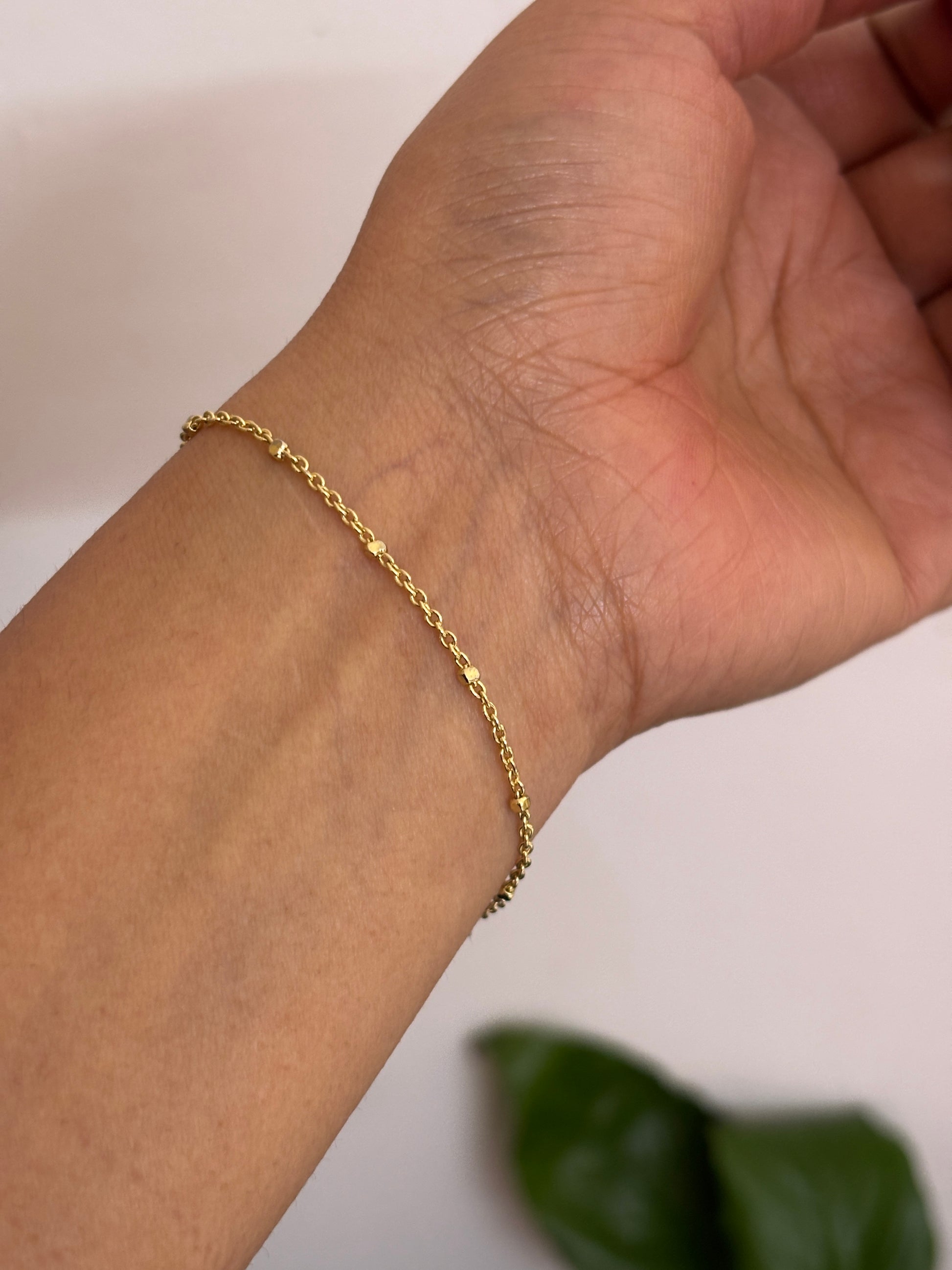 Minimalist waterproof bracelet by Ridha Pearls